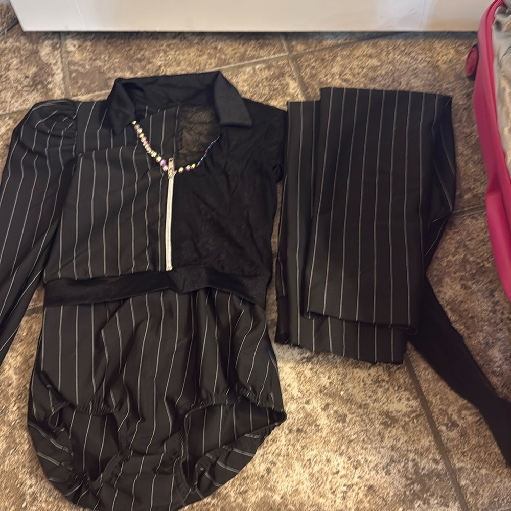 Kelle costumes two piece set